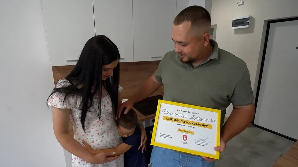 Захисник Маріуполя Владислав Кашенець отримав квартиру від Фонду Ріната Ахметова