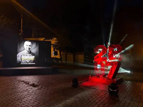 У Києві відкрили інсталяцію до роковин трагедії в Оленівці