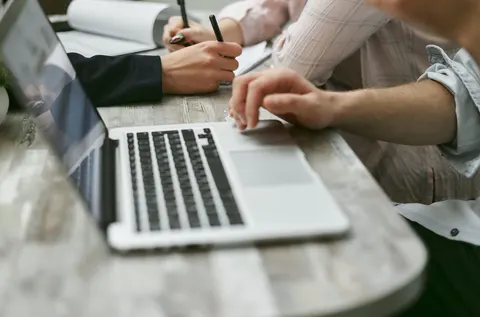 Департамент освіти Маріуполя закупить 33 ноутбуки за понад мільйон гривень