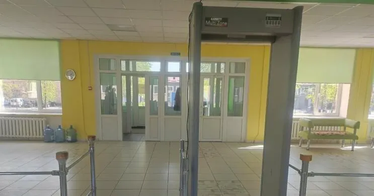 У школах Маріуполя встановлять металодетектори до 1 вересня