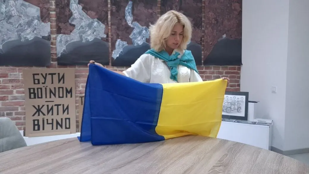 Врятований з Маріуполя прапор став родинною реліквією — історія Алевтини Швецової