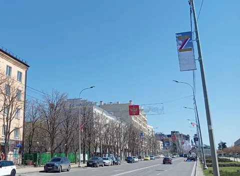Окупанти готують у Маріуполі парад до 9 травня на тлі зруйнованого міста