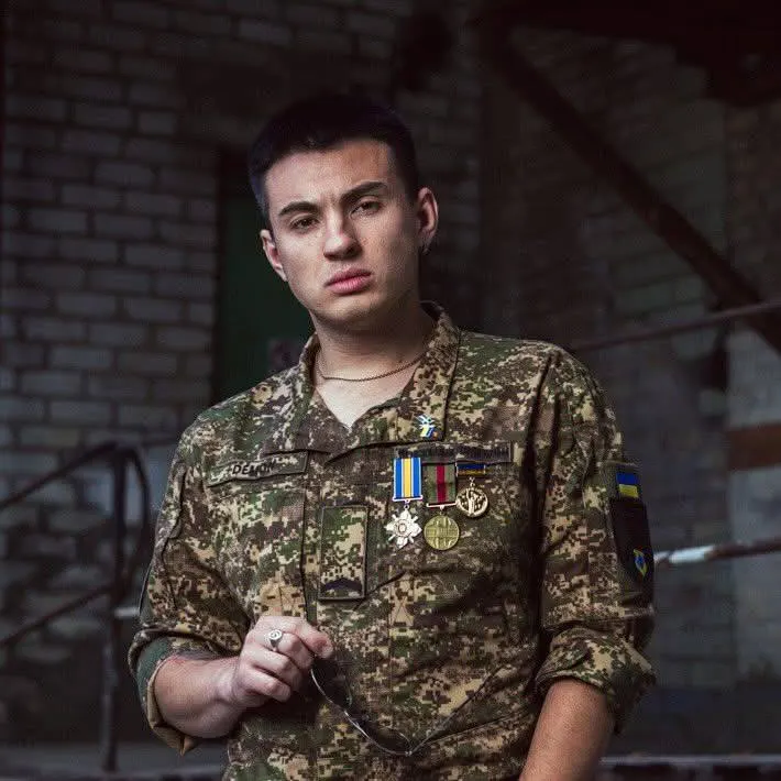 Захисник Маріуполя Олександр Деменко бореться за права ЛГБТК+ ветеранів