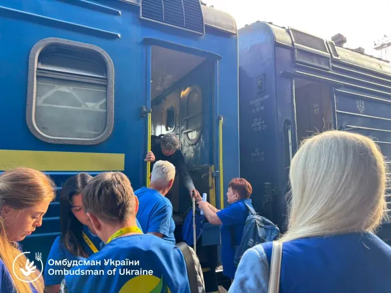 До Чернівців прибув евакуаційний потяг з Маріуполя, Краматорська та Херсона
