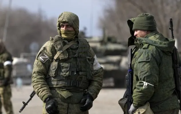 У Маріуполі окупанти обшукують гуртожитки студентів: погрози через рушник