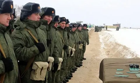 У Маріуполі окупанти примусово збирають "резервістів" на навчання