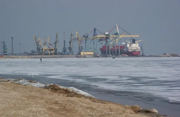 Окупанти готують вивезення вкраденого вугілля через Маріупольський порт