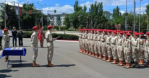 Російські підручники в окупації: як дітям викладають історію України
