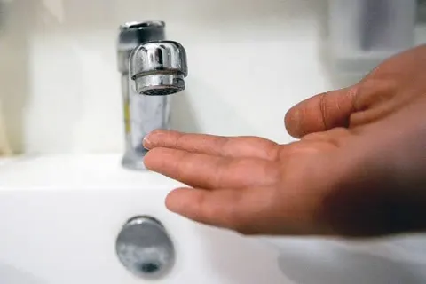 У Приморському районі Маріуполя знову відключили воду: без водопостачання — десятки вулиць